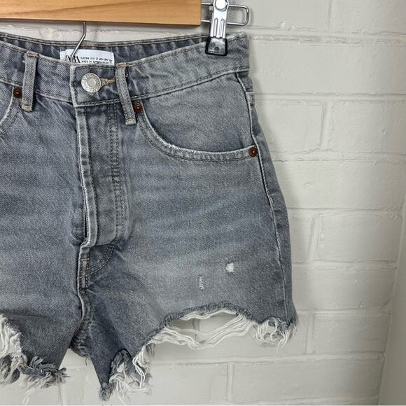 Zara Washed Grey Black Button Fly Distressed Denim Shorts Size 2 - Picture 5 of 12